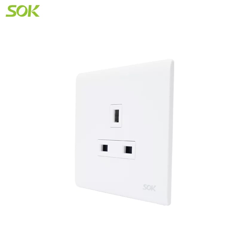 13A_250V_BS_Socket_Outlet_-_White_1_Gang_(1).jpg