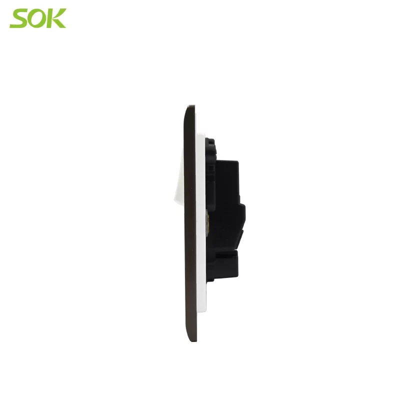 13A_250V_Single_Pole_Switched_BS_Socket_Outlet_yyth_(6).jpg