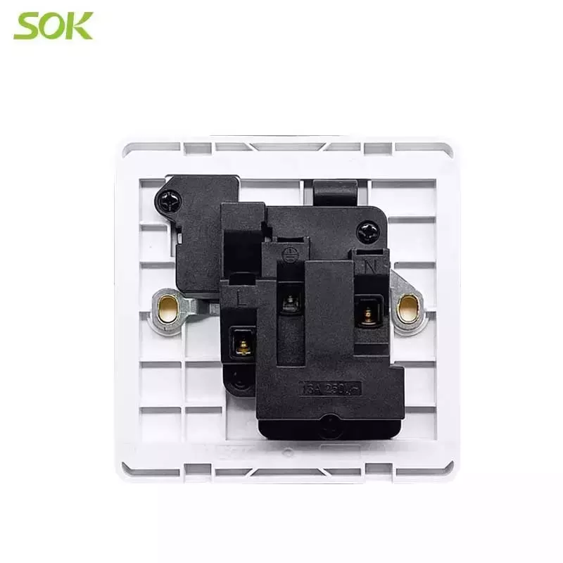 13A_250V_Single_Pole_Switched_Universal_Socket_Outlets_with_Neon2.png