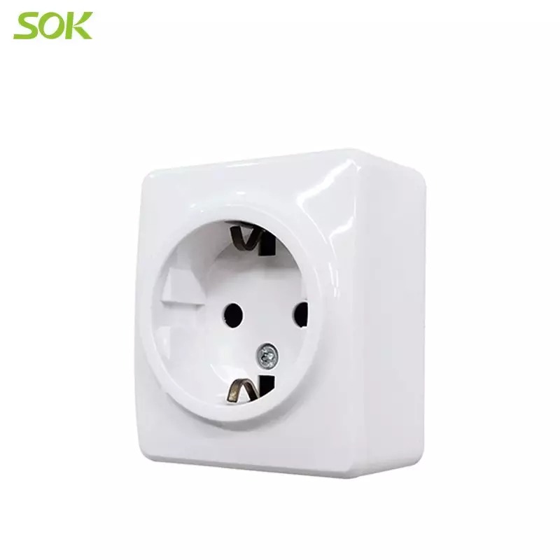 Single_Schuko_Outlet_without_Shutter(Surface_Mounted)_(3).jpg