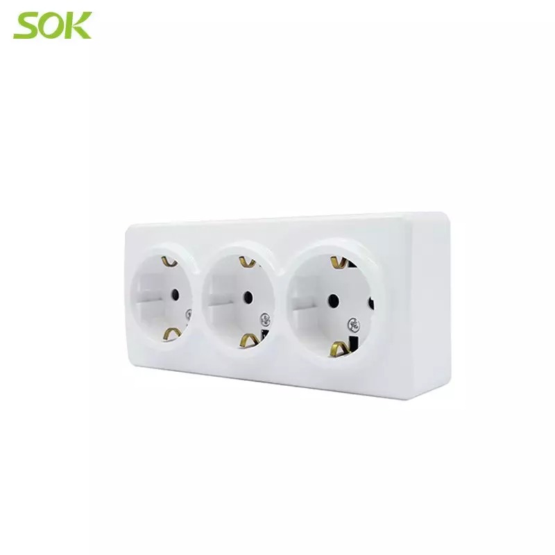 Triple_Schuko_Outlet_without_Shutter(Surface_Mounted)_(1).jpg