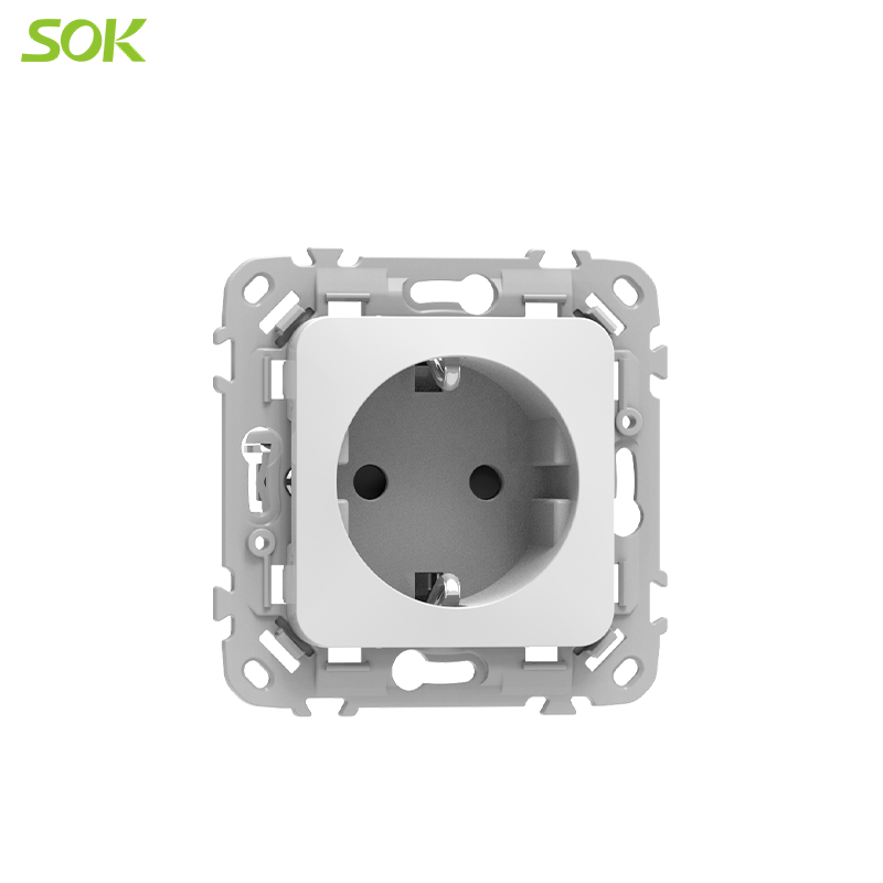 A_European_style_plug_(2).png