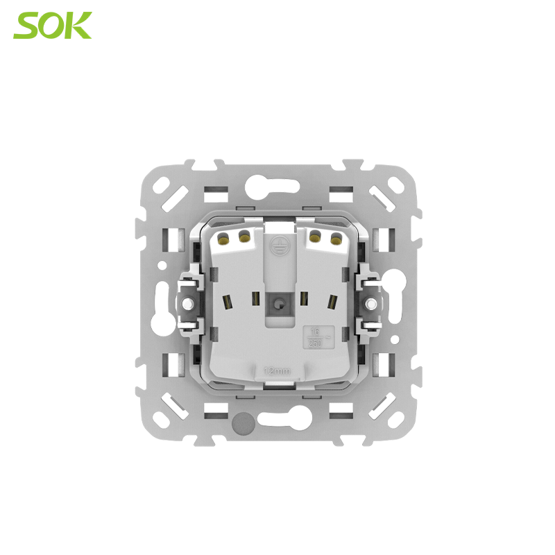 A_European_style_plug_(3).png